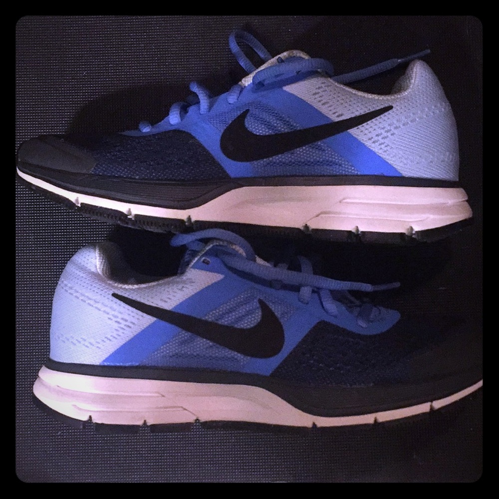 Nike women’s 6 Pegasus 30 slightly new